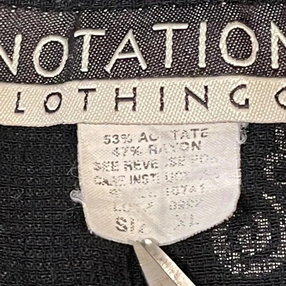 VINTAGE Notations button up crop top with black and white graphic print. - Picture 7 of 10